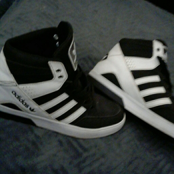 Adidas - Picture 2 of 4